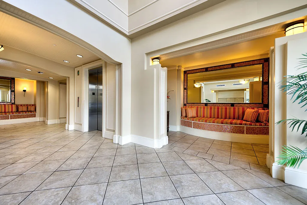 10099 Nelle Ave — Photo 4