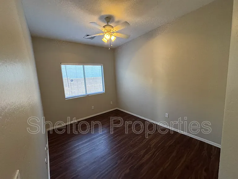 12913 W Corrine Dr — Photo 9