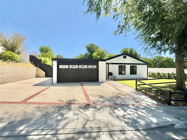 28038 Lakehurst Ave, Santa Clarita, CA 91351