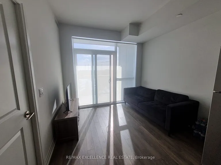 10 Meadowglen Pl #707 — Photo 5