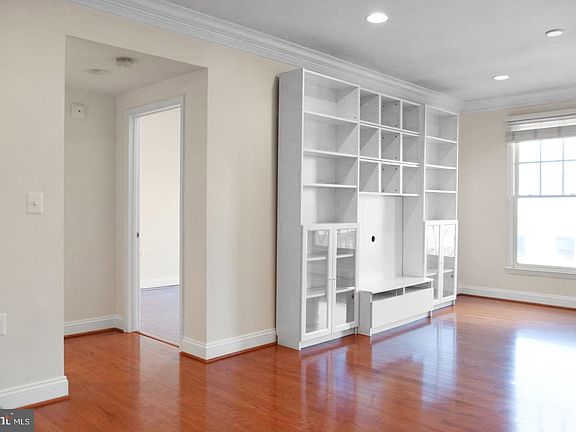2nd image of 1115 Cameron St Unit 306