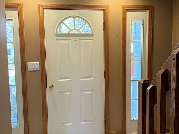 3rd image of 2143 Foxwood Dr