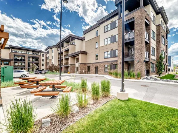 80 W Greenbriar Pl NW #3407, Calgary, AB T3B 6J4