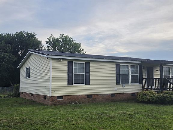2nd image of 660 Hammett Rd