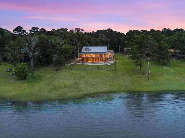 388 County Road 5597, Etoile, TX 75944