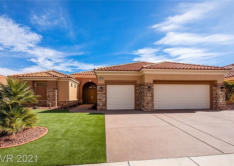 2nd image of 2816 Vista Butte Dr