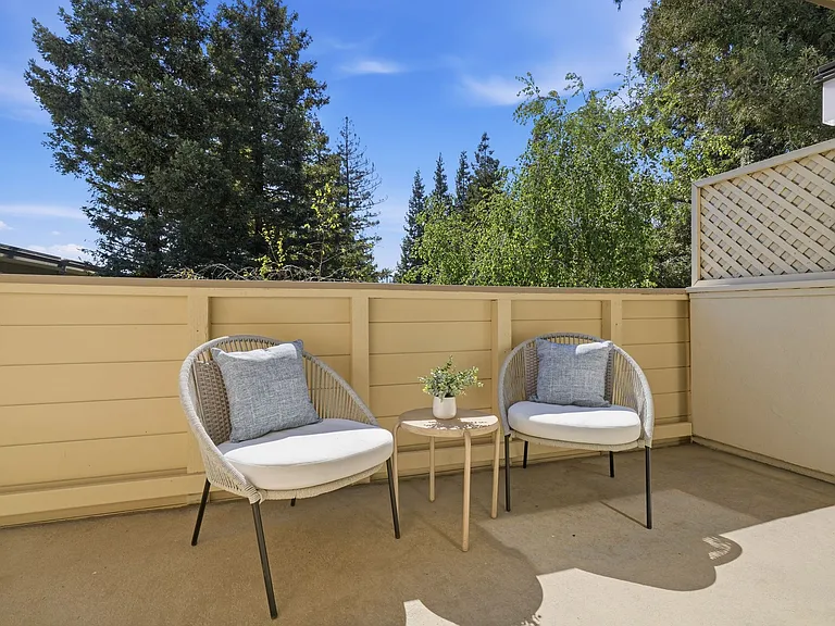 1031 Crestview Dr #305 — Photo 21