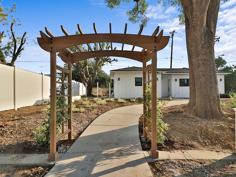 1st image of 1351 El Cino Dr #1351
