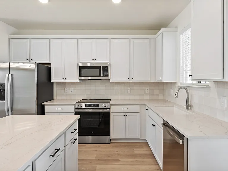 5811 S 31st St #602 — Photo 12
