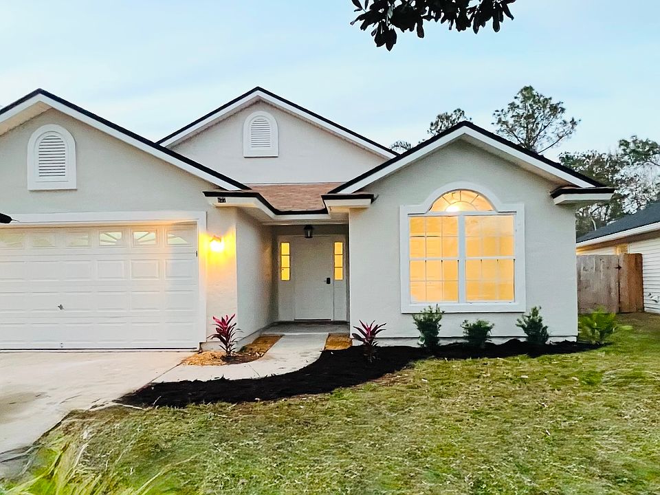 1st image of 677 Mackenzie Cir