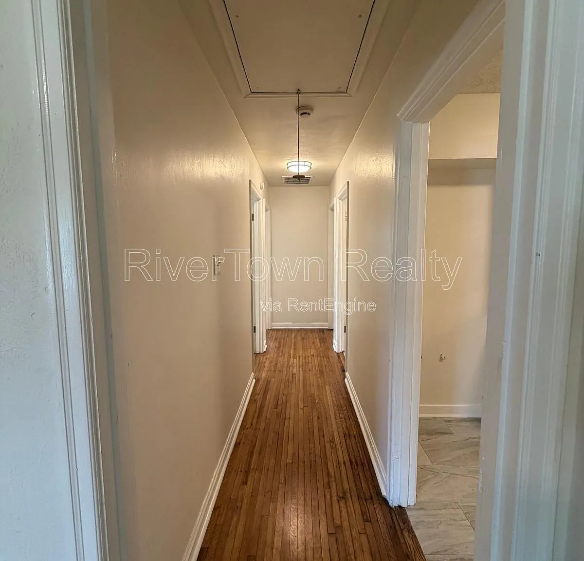 3 bed, 1.5 bath, 1189 sqft, $1,495 — Photo 2