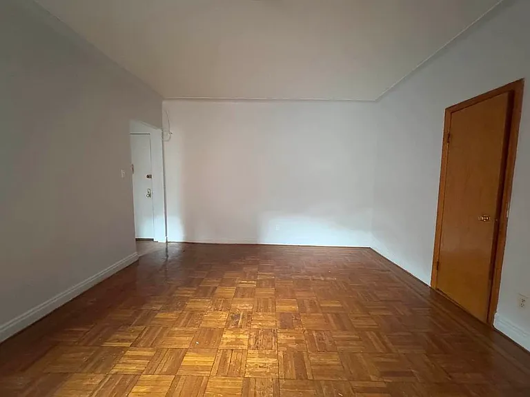 3017 Ocean Pkwy #B — Photo 1