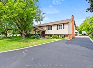 15 Park Rd S, Grimsby, ON L3M 2N8