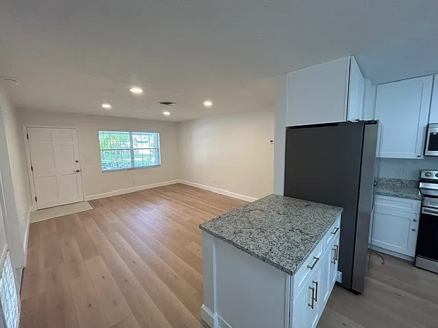 6617 27th Way N — Photo 3