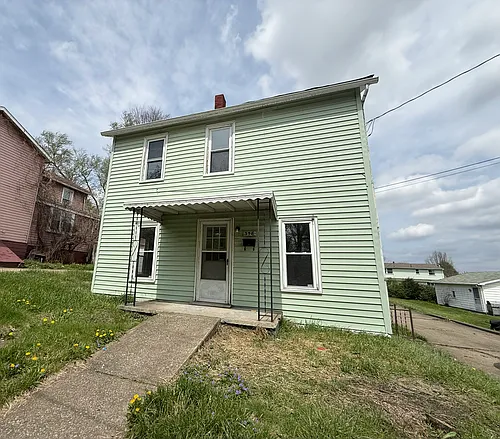 358 Russell St Photo 1