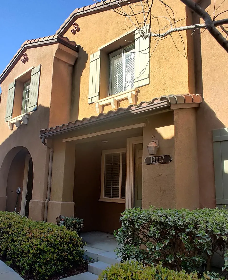 3 bed, 2.5 bath, 1478 sqft, $4,500 — Photo 2