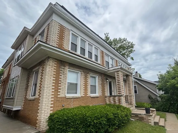 5836 W Wells