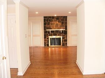 3rd image of 9 Briars Ln