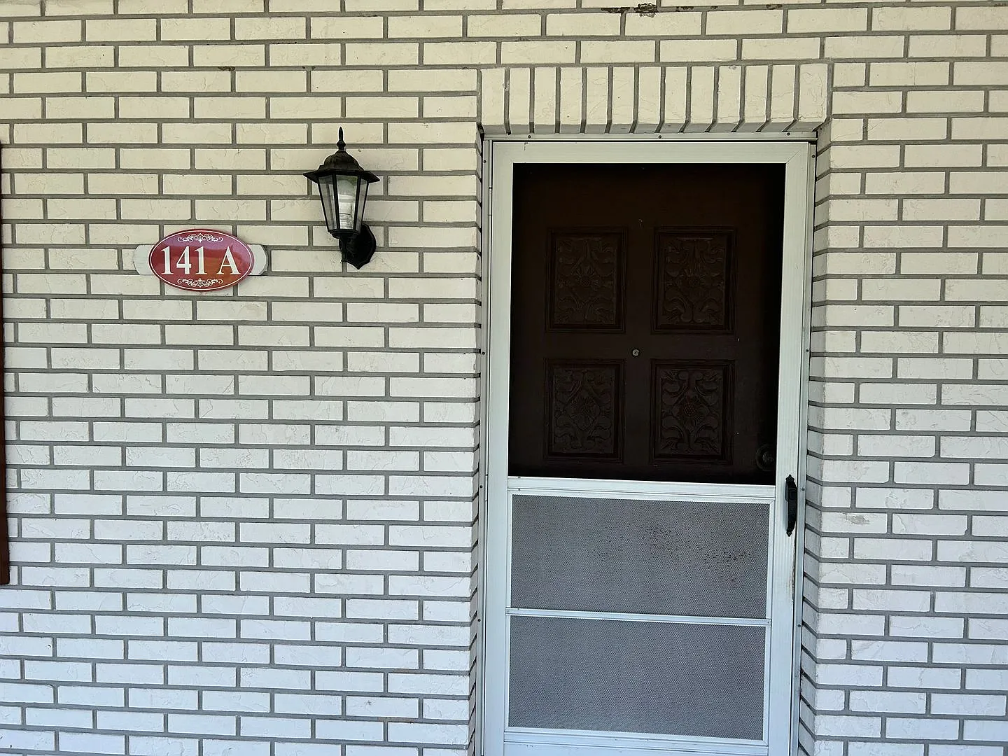 Beautiful, 1/2 of duplex close to I-4 — Photo 2