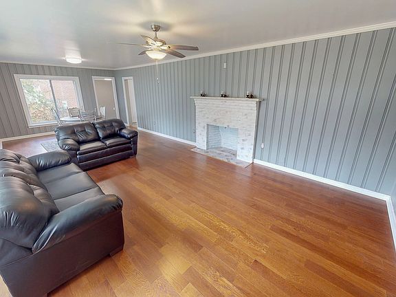 3rd image of 1113 Woodland Dr