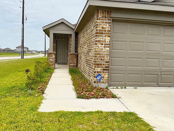 3rd image of 24203 Saddlestone Green Dr
