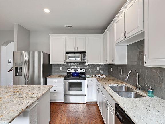 4th image of 604 Mozart Way