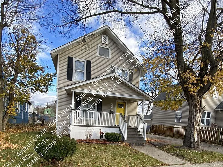 44 Lincoln St — Photo 2