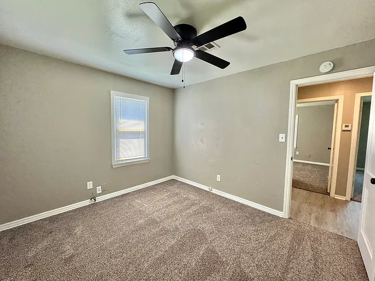 252 E Coe Dr — Photo 25