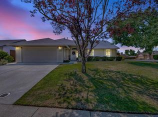 11900 Brooke Crest Dr, Auburn, CA 95602