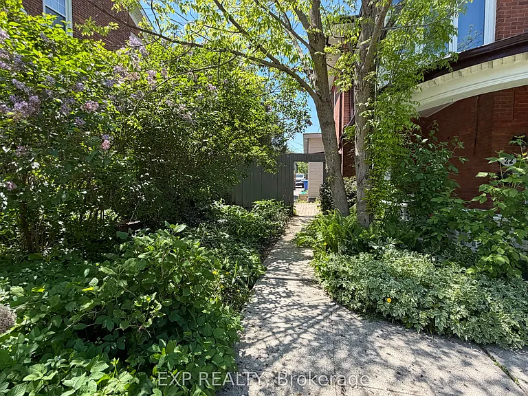 22 1st St #UPPER — Photo 17