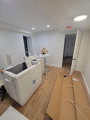 5th image of 534 W 50th St APT 1B