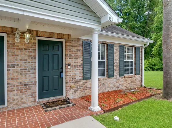 16 Guinevere Ln #A, Crawfordville, FL 32327