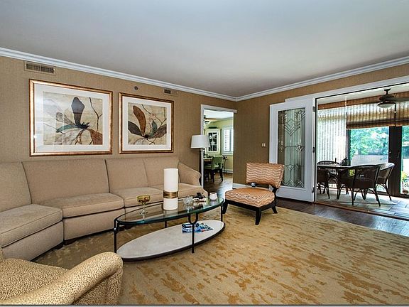 5th image of 100 Fox Hollow Dr APT 207C