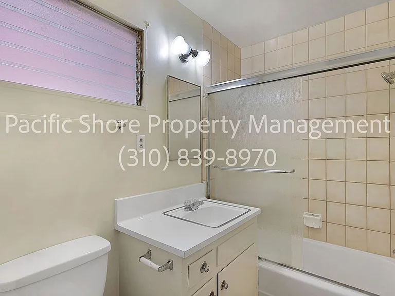 11th Street Apartments — Photo 7