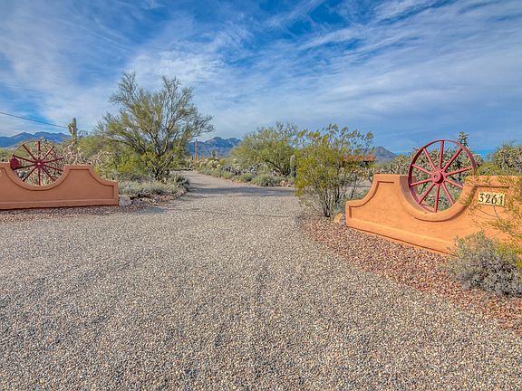 3rd image of 3261 N Camino De Oeste