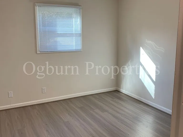 605013 - 221 MAYBERRY AVENUE — Photo 16