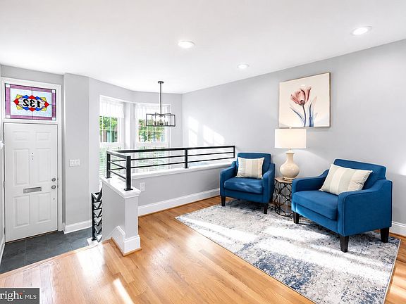 5th image of 132 W Ostend St