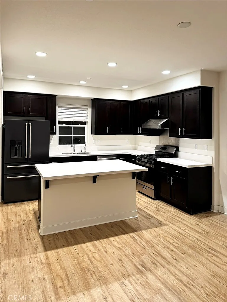 2 bed, 2.5 bath, 1383 sqft, $3,500 — Photo 2
