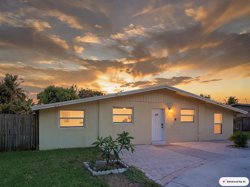 226 E Gateway Blvd