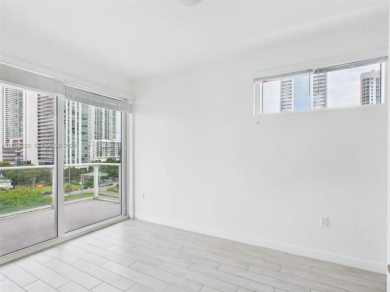 26 Edgewater Condo — Photo 4