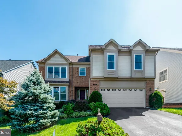 7520 Walnut Hill Ln, Falls Church, VA 22042