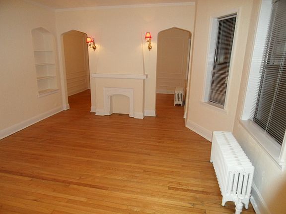 3rd image of 1525 W Farwell Ave APT 2A