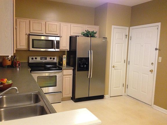 3rd image of 3707 E Barrington Dr APT 204