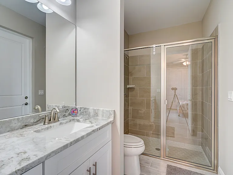 1104 NW 42nd Pl — Photo 15