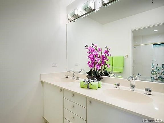 5th image of 725 Kapiolani Blvd APT 901