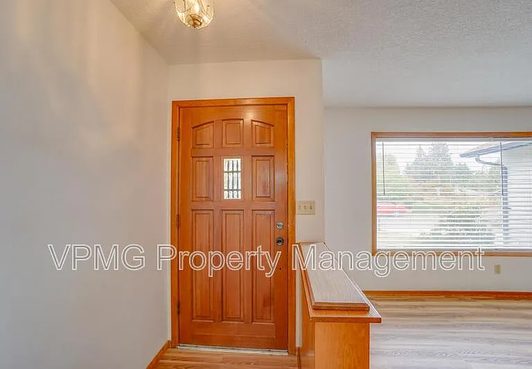 7301 Indiana St — Photo 4