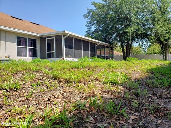 2nd image of 1050 Wyoming Dr SE