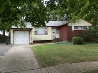 3155 Trinity St, Oceanside, NY 11572