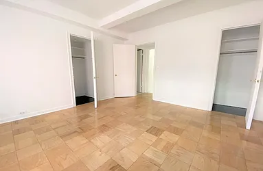 Rented by Manhattan Realty Group