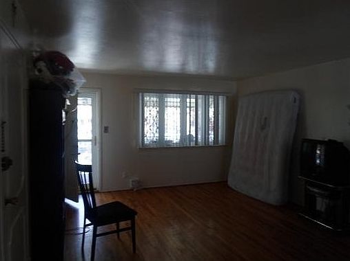 4th image of 1446 E 87th St